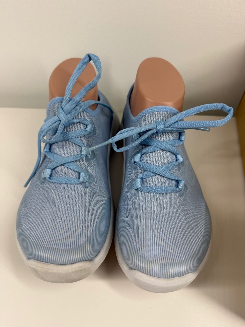Women’s OOFOS OOmg Sport Low Shoe – Carolina Blue